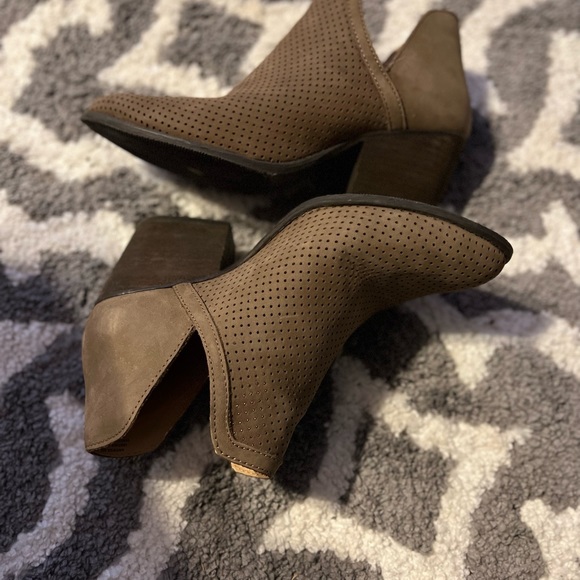 Steve Madden booties - Picture 3 of 4